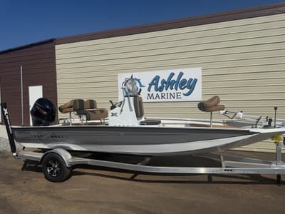 BOATZON | Xpress HyperLift Bay Series SEADECKMK TERROVA SPOTLOCK 2026