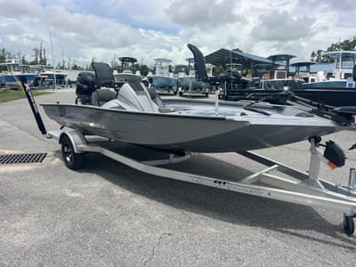BOATZON | Xpress HyperLift Crappie Series H18C 2026