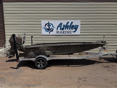 BOATZON | Xpress HyperLift Duck Boat Series X16DBYAMAHA 70NEW FOR 2027 2027