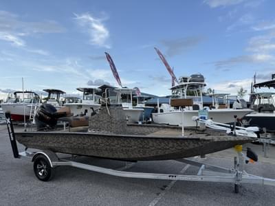 BOATZON | Xpress HyperLift H190 Bay Series 2026