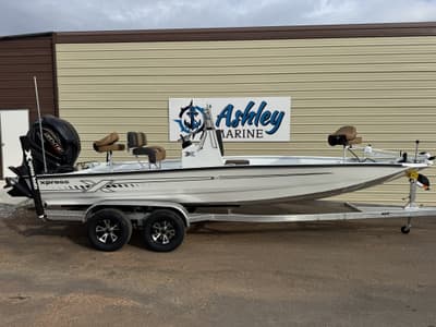 BOATZON | Xpress HyperLift Series H22B200HP 2026