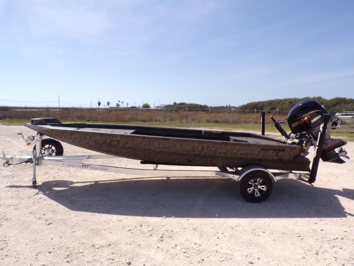 2026 Xpress X18DB - Sold Boat