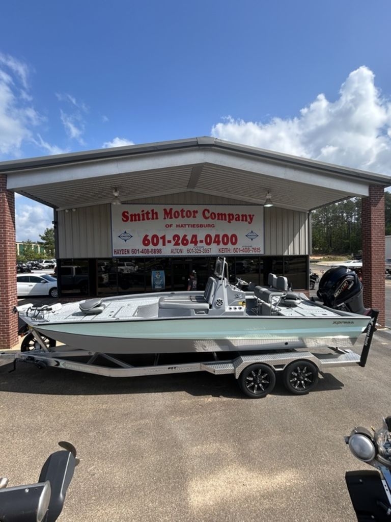 2025 Xpress X23B Lounge - Sold Boat