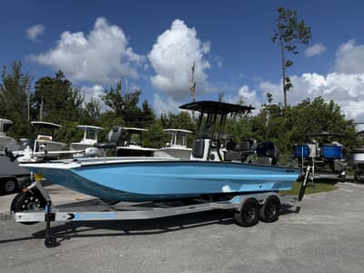 BOATZON | Xpress XBay Series X23 FACTORY T TOP 2027