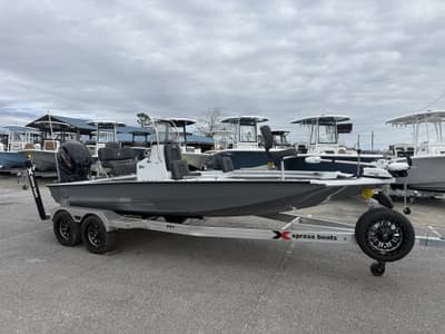 BOATZON | Xpress Xclusive R Series XR 21 BAY WITH FORWARD SEATING 2025