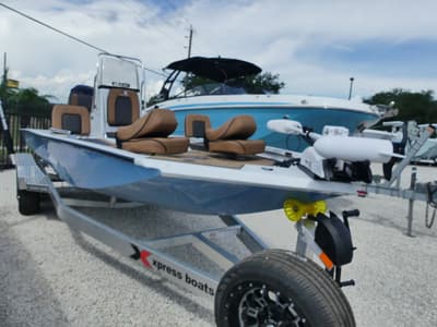 BOATZON | Xpress XCLUSIVE XR21 BAY 2027