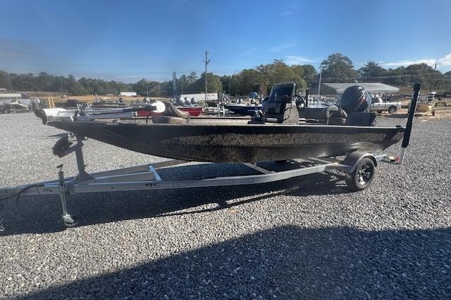 2027 Xpress XP20CC - Sold Boat