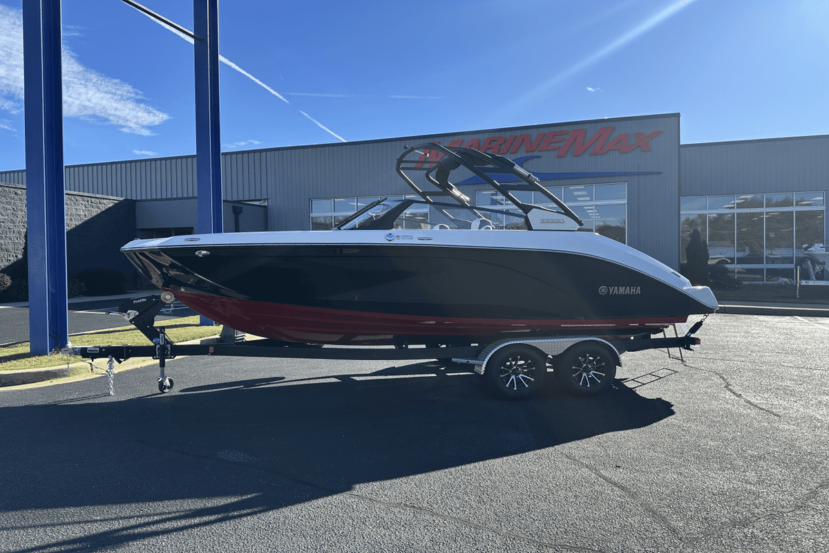2025 Yamaha 222SD - Sold Boat