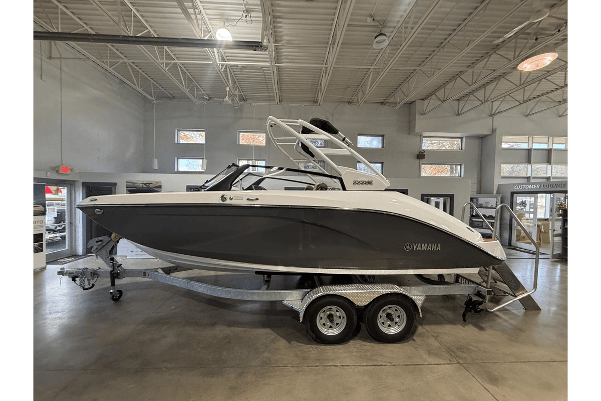 2025 Yamaha 222SE - Sold Boat