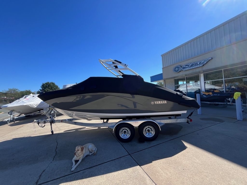 2025 Yamaha 222SE HXT1900DBAG - Sold Boat