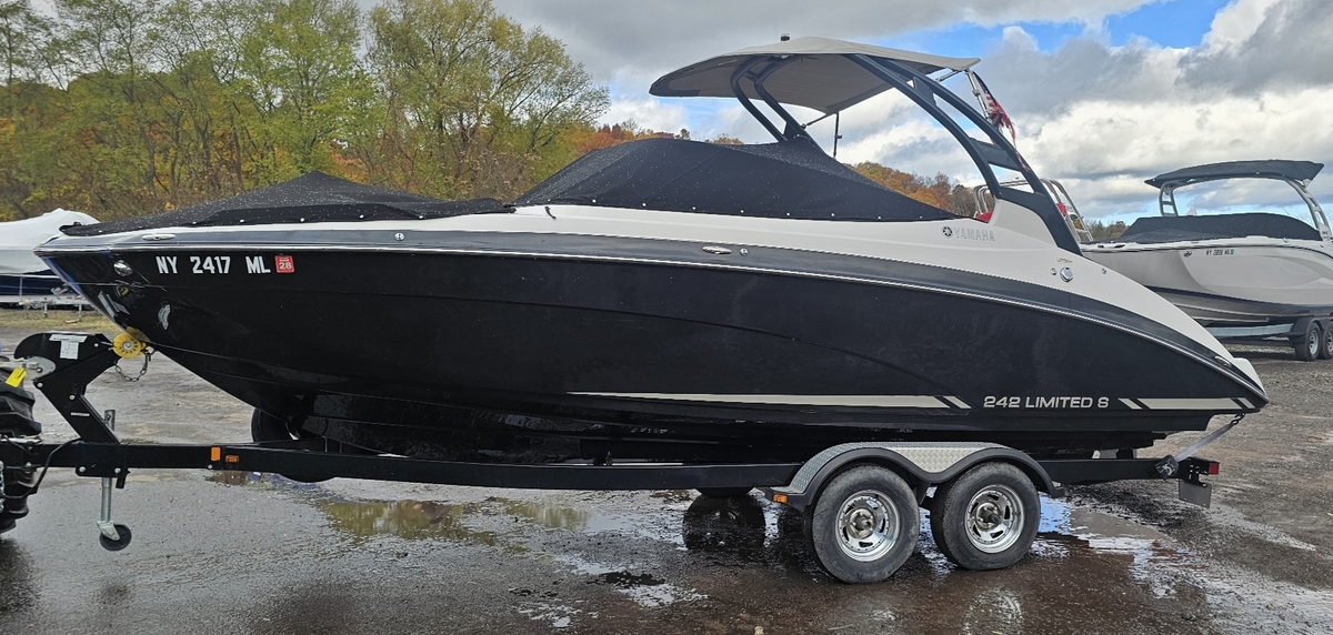 2015 Yamaha Yamaha 242 Limited S 2015 - Sold Boat