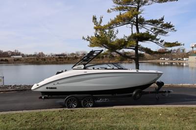 BOATZON | Yamaha 252S 2026