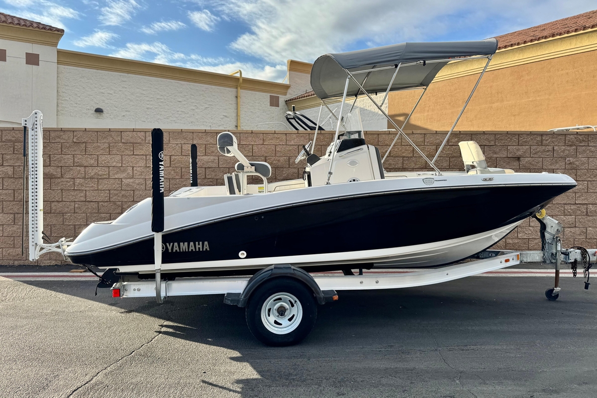 2016 Yamaha Boats 190 FSH Deluxe - Sold Boat