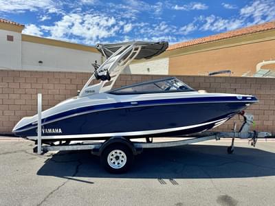 BOATZON | Yamaha Boats 195S 2022