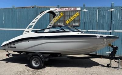 BOATZON | Yamaha Boats 195S 2025