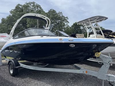 BOATZON | Yamaha Boats 195S 2025