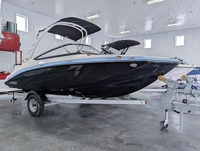BOATZON | Yamaha Boats 195S 2025