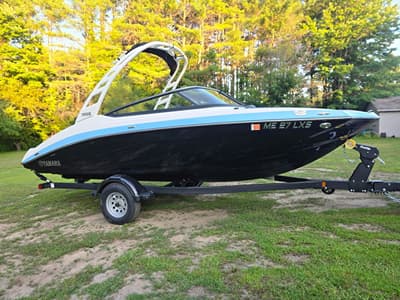 BOATZON | Yamaha Boats 195S 2025