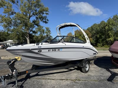 BOATZON | Yamaha Boats 195S 2026
