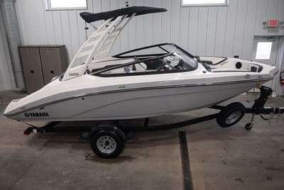 BOATZON | Yamaha Boats 195S 2026