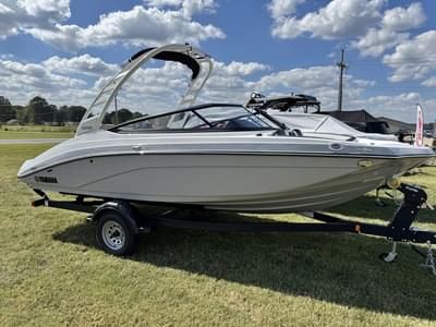 BOATZON | Yamaha Boats 195S 2026