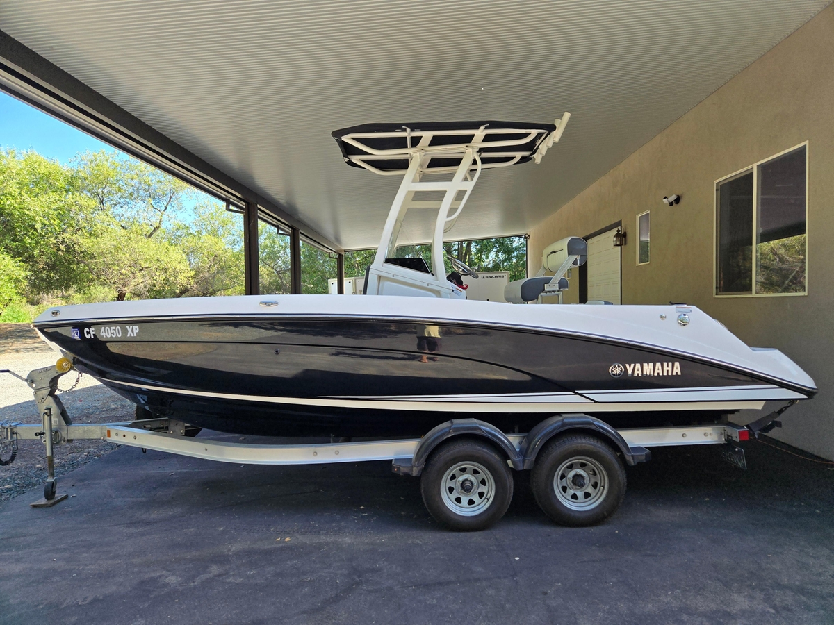 2022 Yamaha Boats 210 FSH Deluxe - Sold Boat