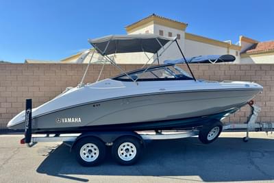 BOATZON | Yamaha Boats 212 2022