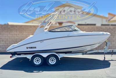 BOATZON | Yamaha Boats 212S 2022