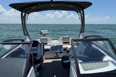 BOATZON | Yamaha Boats 212S 2022