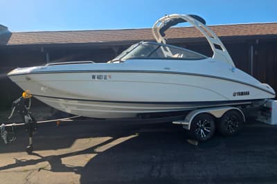 BOATZON | Yamaha Boats 212SD 2022