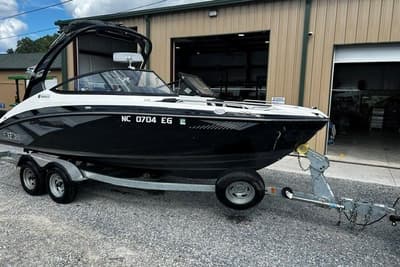 BOATZON | Yamaha Boats 212X 2017