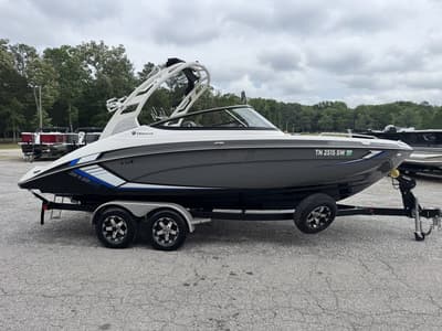 BOATZON | Yamaha Boats 212X 2019
