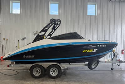 BOATZON | Yamaha Boats 212XD 2022