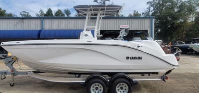 BOATZON | Yamaha Boats 220 FSH Sport 2025