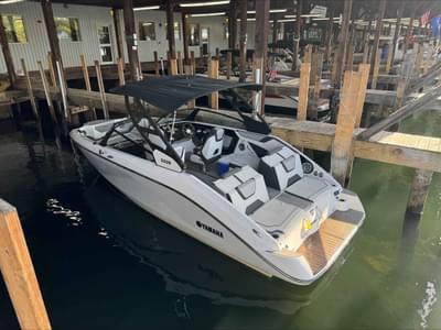BOATZON | Yamaha Boats 222S 2023