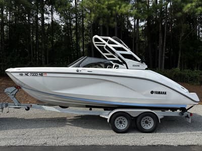 BOATZON | Yamaha Boats 222S 2024