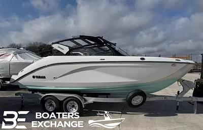 BOATZON | Yamaha Boats 222S 2025