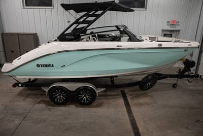 BOATZON | Yamaha Boats 222S 2026