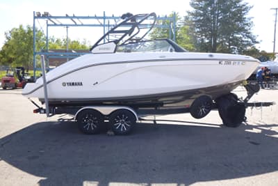 BOATZON | Yamaha Boats 222SD 2023