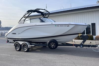 BOATZON | Yamaha Boats 222SD 2024