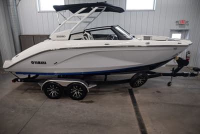 BOATZON | Yamaha Boats 222SD 2026