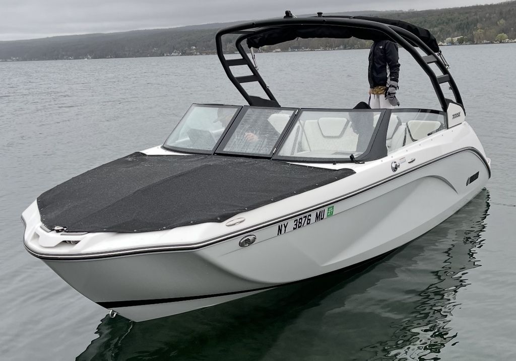 2024 Yamaha Boats 222SE Twin Jet SurfAble - Sold Boat