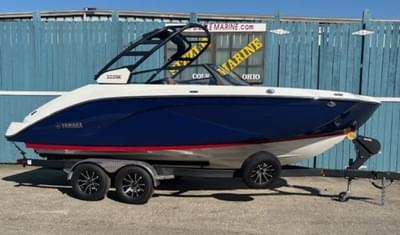 BOATZON | Yamaha Boats 222SE 2026