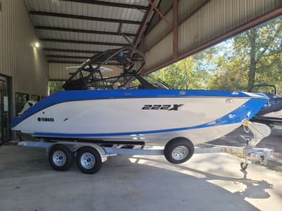BOATZON | Yamaha Boats 222XE 2025