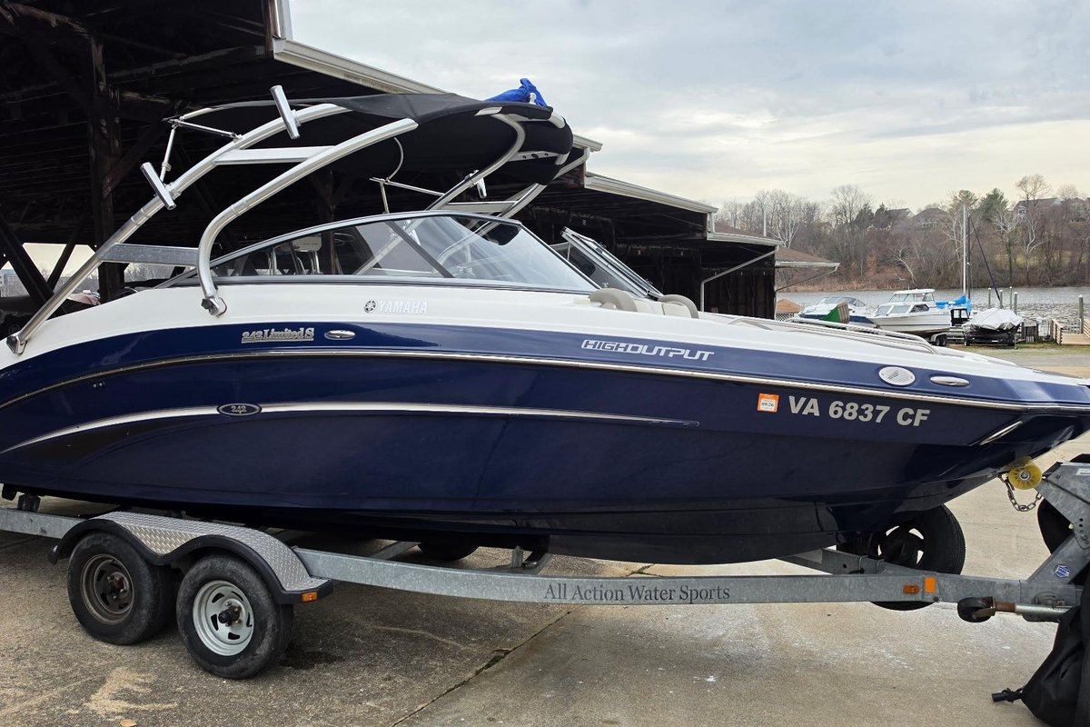 2014 Yamaha Boats 242 Limited - Sold Boat