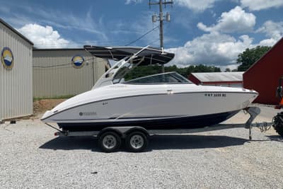 BOATZON | Yamaha Boats 242 Limited ESeries 2017 BOATZON | Yamaha Boats 242 Limited ESeries 2017