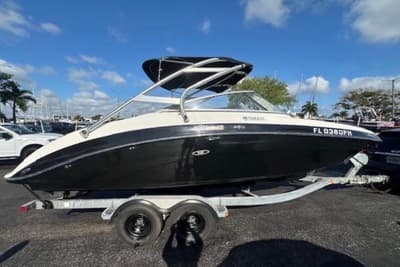 BOATZON | Yamaha Boats 242 Limited S 2012