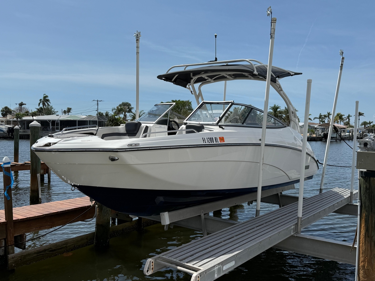 2017 Yamaha Boats 242 Limited S ESeries - Sold Boat