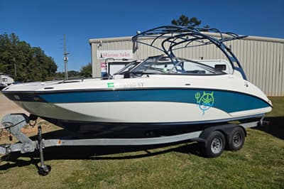 BOATZON | Yamaha Boats 242SE 2020