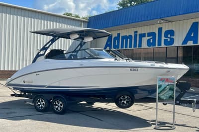 BOATZON | Yamaha Boats 242SE 2020
